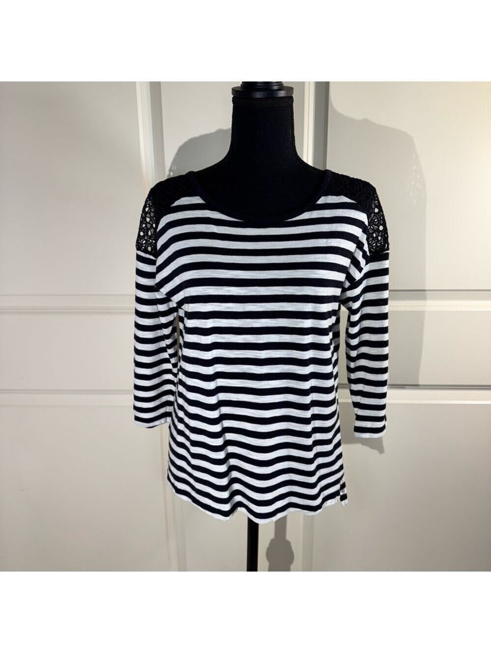 Ann Taylor Black & White Striped Lace Shoulder Long Sleeve Top Medium